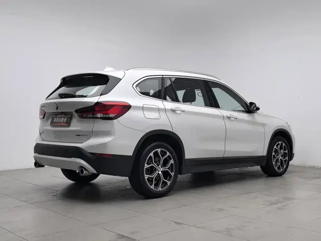 BMW X1 — Фото автомобиля 2
