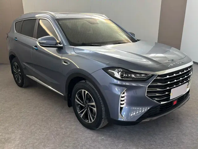 Jetour X70 Plus — Фото автомобиля 2