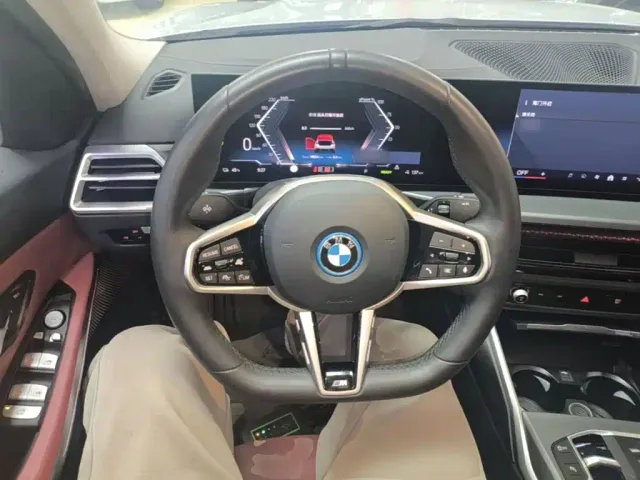 BMW i3 — Фото автомобиля 10