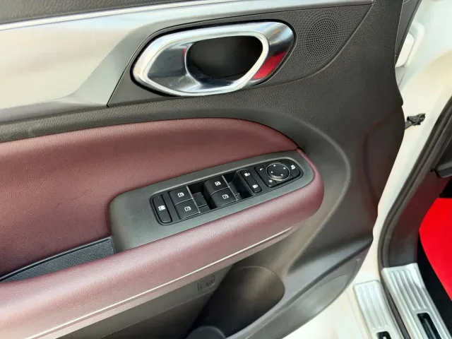 GAC Trumpchi M6 — Фото автомобиля 3