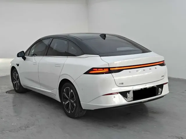 Xpeng P5 — Фото автомобиля 7