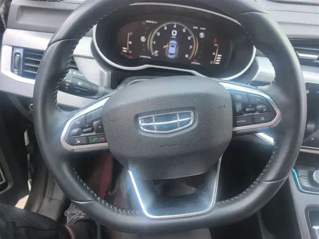 Geely Boyue — Фото автомобиля 6