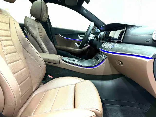 Mercedes-Benz E-Class — Фото автомобиля 8