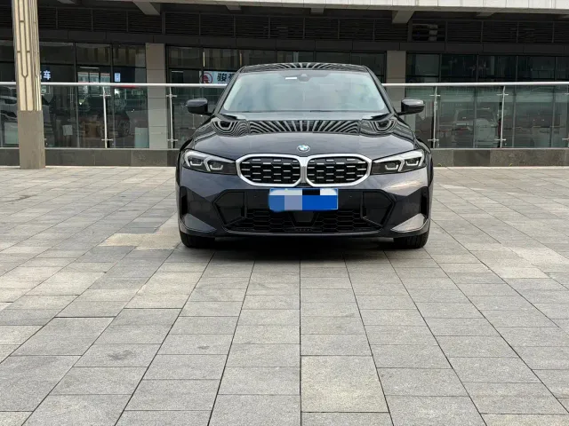 BMW 3 Series — Фото автомобиля 2