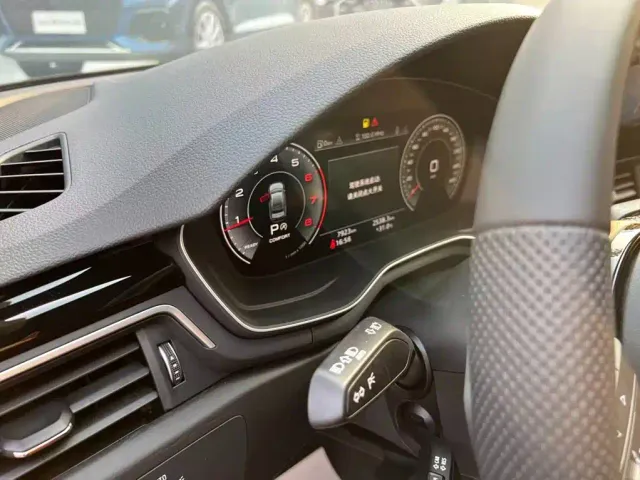 Audi A4L — Фото автомобиля 10