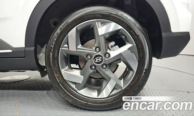 Hyundai Venue — Фото автомобиля 6