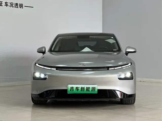 Xpeng P7 — Фото автомобиля 3