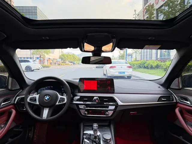 BMW 5 Series — Фото автомобиля 12
