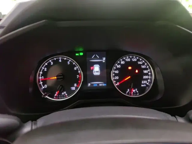 Toyota RAV4 — Фото автомобиля 11