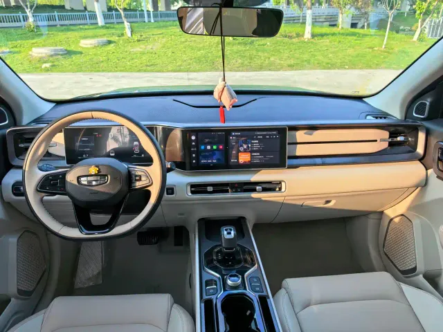 Geely ICON — Фото автомобиля 13
