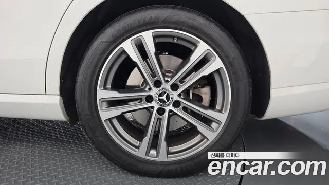 Mercedes-Benz E-Class W213 — Фото автомобиля 6