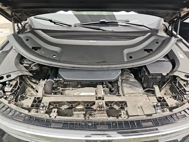 Li Auto L8 — Фото автомобиля 19