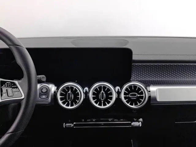 Mercedes-Benz GLB-Class — Фото автомобиля 12