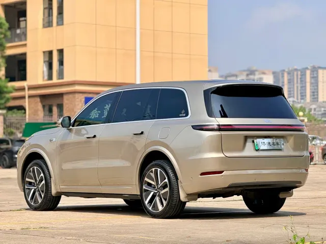 Li Auto L9 — Фото автомобиля 5