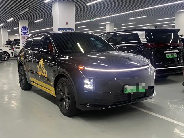 Li Auto L6 — Фото автомобиля 3