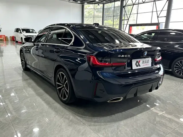 BMW 3 Series — Фото автомобиля 4
