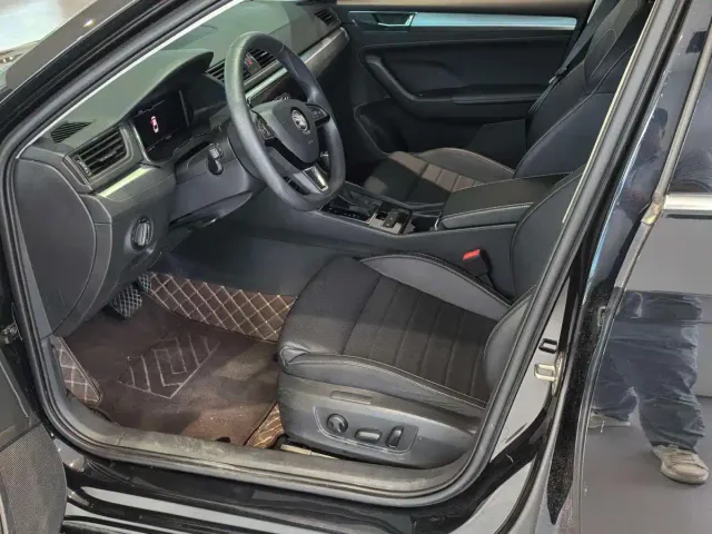 Skoda Superb — Фото автомобиля 6