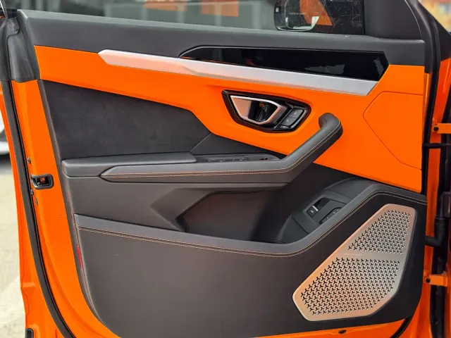 Lamborghini Urus — Фото автомобиля 5