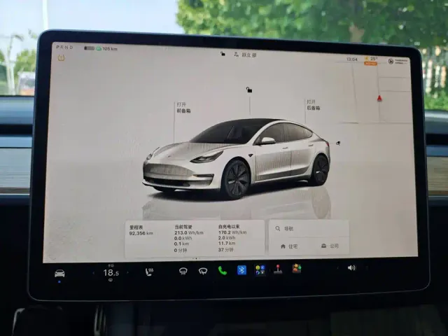 Tesla Model 3 — Фото автомобиля 7