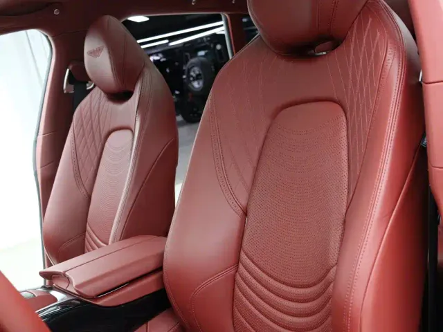 Aston Martin DBX — Фото автомобиля 3