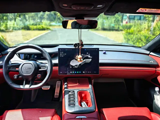 Xiaomi SU7 — Фото автомобиля 11
