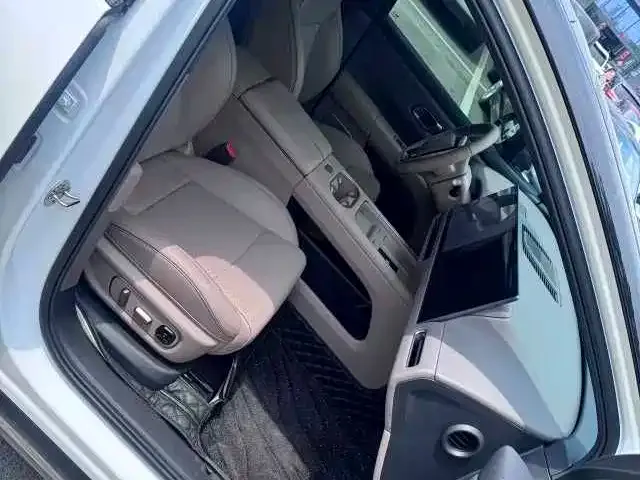 Li Auto i6 — Фото автомобиля 12