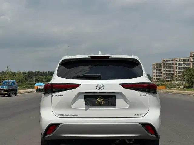 Toyota Highlander — Фото автомобиля 8