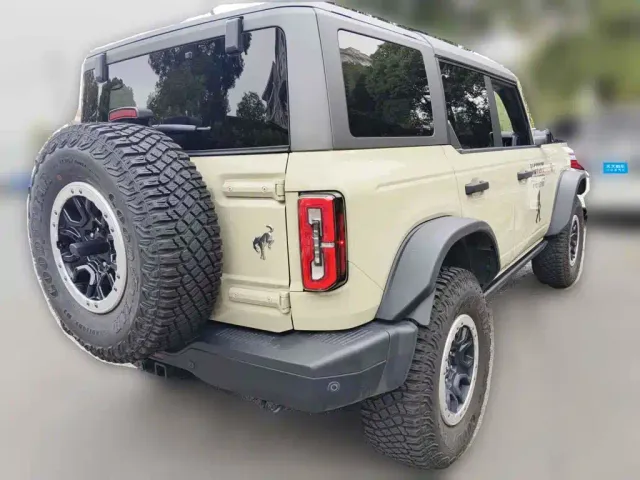 Ford Bronco — Фото автомобиля 2