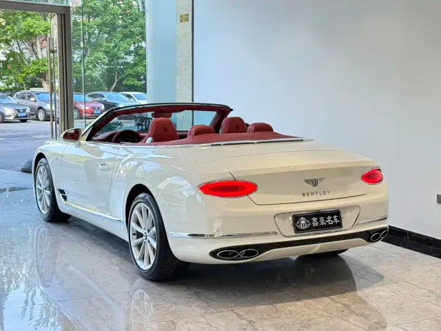 Bentley Continental — Фото автомобиля 20