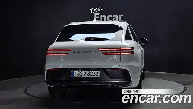 Genesis GV70 2.5T Бензин AWD — Фото автомобиля 4