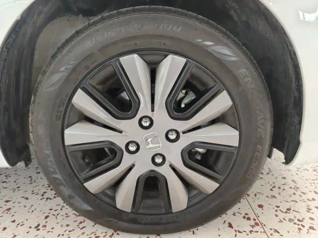 Honda Fit — Фото автомобиля 15