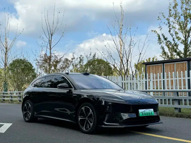Nio ET5 Touring — Фото автомобиля 3
