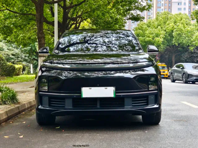 Li Auto L7 — Фото автомобиля 2