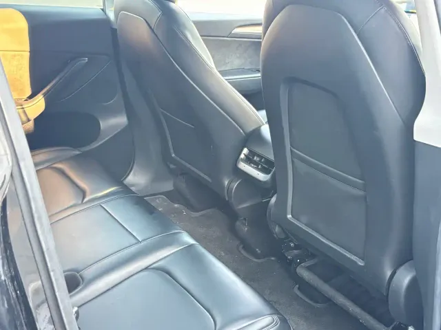 Tesla Model Y — Фото автомобиля 7