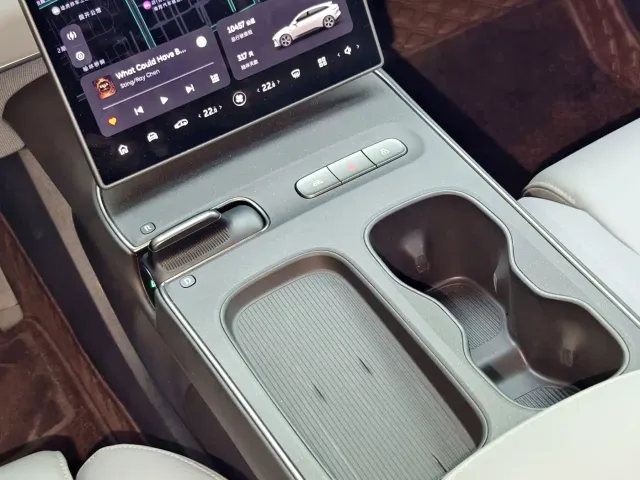 Nio ET5 Touring — Фото автомобиля 11