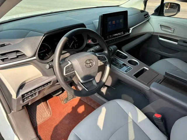 Toyota Granvia — Фото автомобиля 10