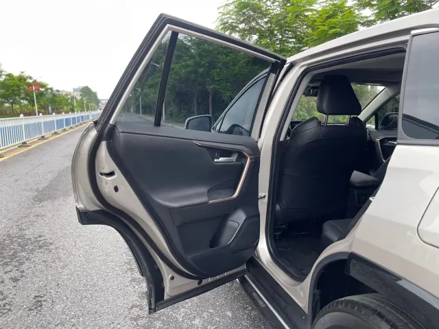 Toyota Wildlander — Фото автомобиля 29