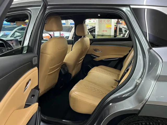 BYD Song L DM-i — Фото автомобиля 8
