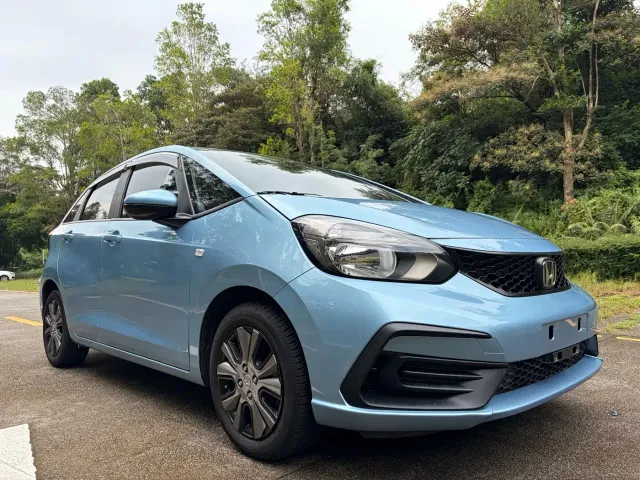 Honda Fit — Фото автомобиля 3