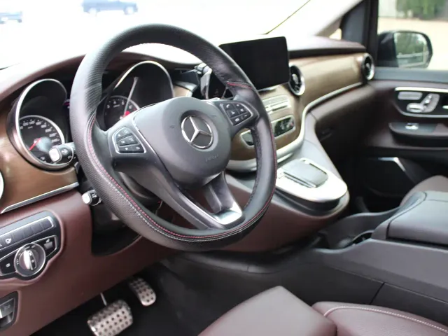 Mercedes-Benz V-Class — Фото автомобиля 16