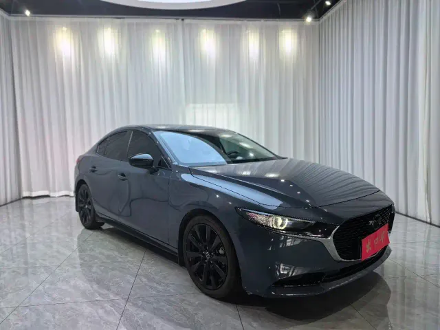 Mazda Axela — Фото автомобиля 3