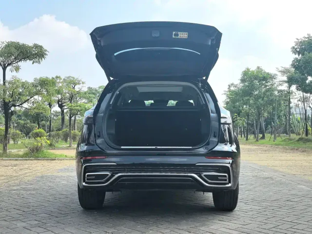 Hongqi HS5 — Фото автомобиля 15