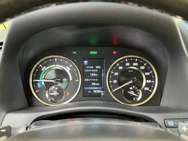 Toyota Alphard — Фото автомобиля 16