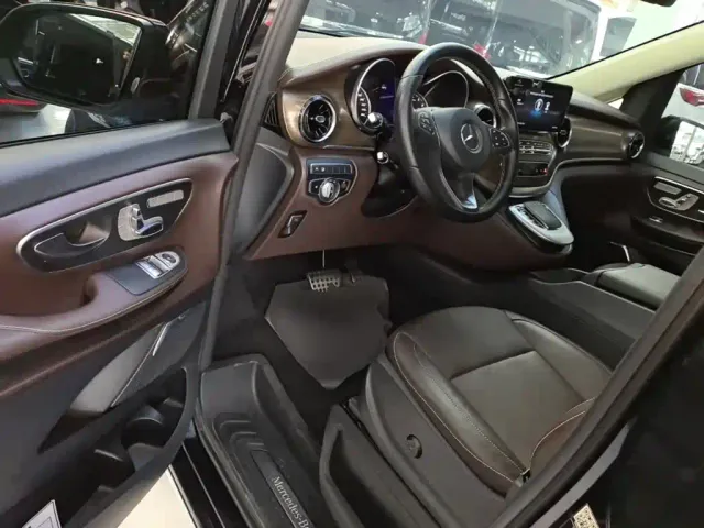 Mercedes-Benz V-Class — Фото автомобиля 15