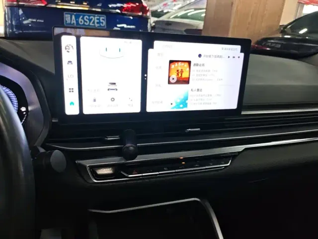 Geely Emgrand — Фото автомобиля 12