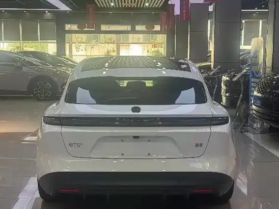 Nio ET5 Touring — Фото автомобиля 10