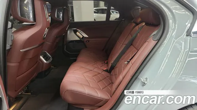 BMW 7-Series 7 серия (G70) 740i xDrive M Sport Limited — Фото автомобиля 13