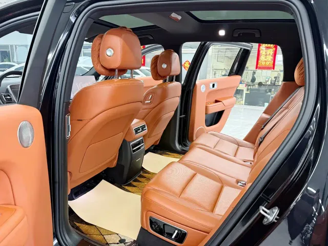 Li Auto L7 — Фото автомобиля 8