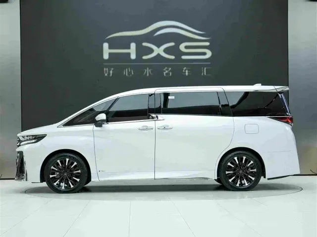 Toyota Vellfire — Фото автомобиля 3