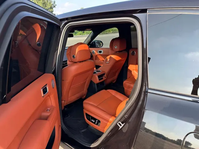 Li Auto L8 — Фото автомобиля 9